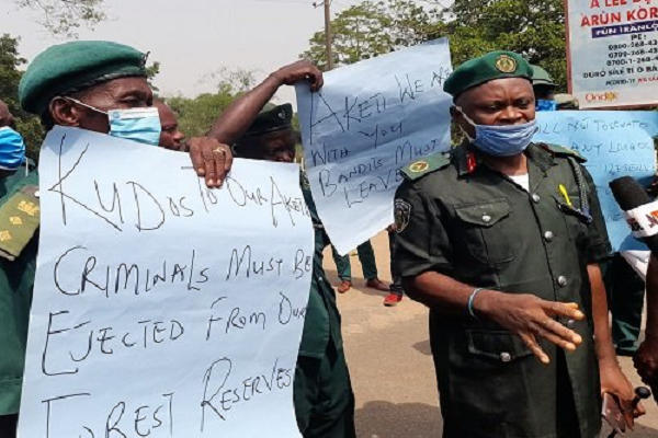 Pro-Governor Akeredolu protesters in Ondo State