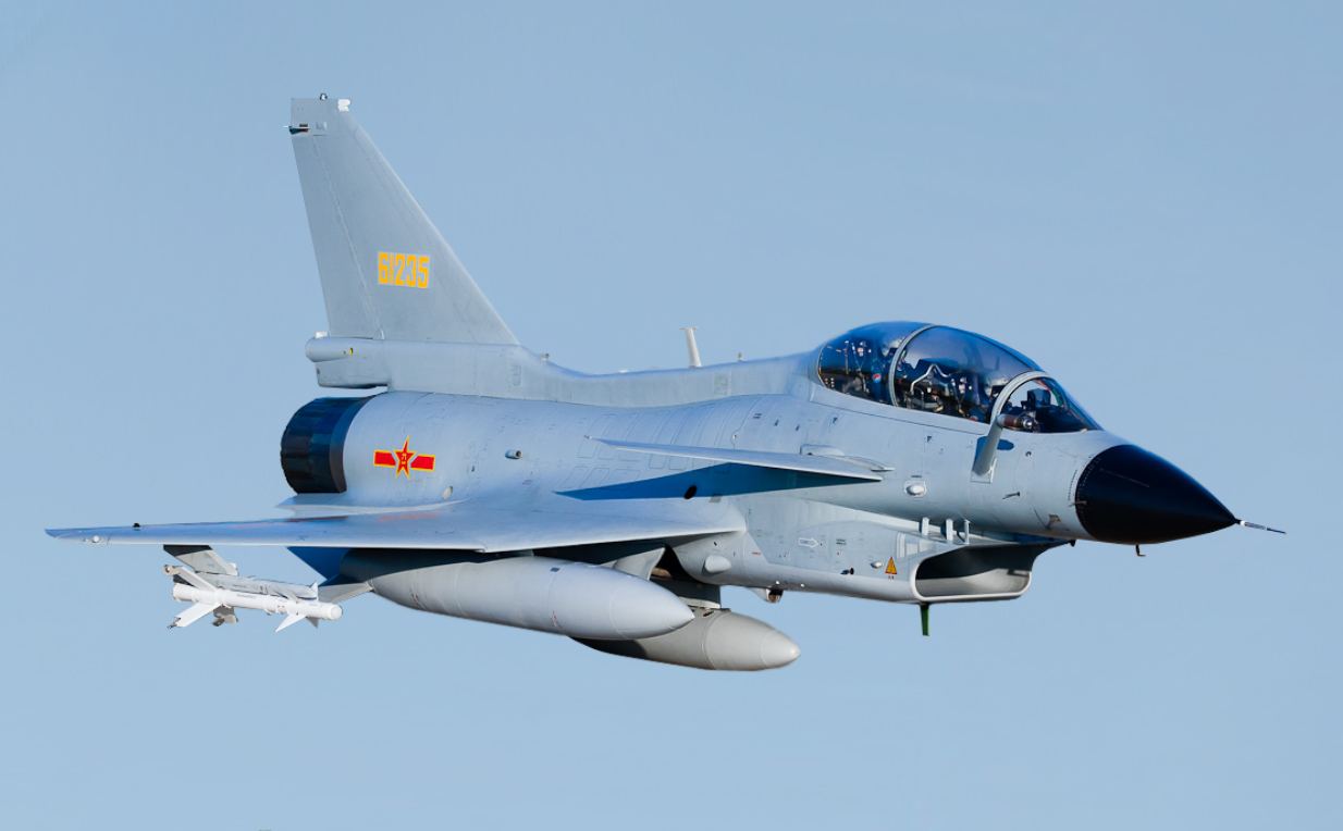Fighter jet