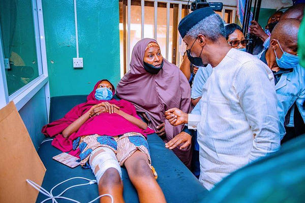 Vice president Yemi Osinbajo visits victims of Kaduna train terrorist attack