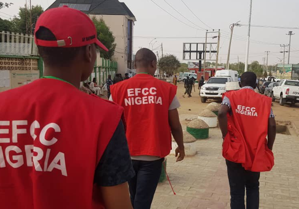 EFCC arrests 13 suspected internet fraudsters