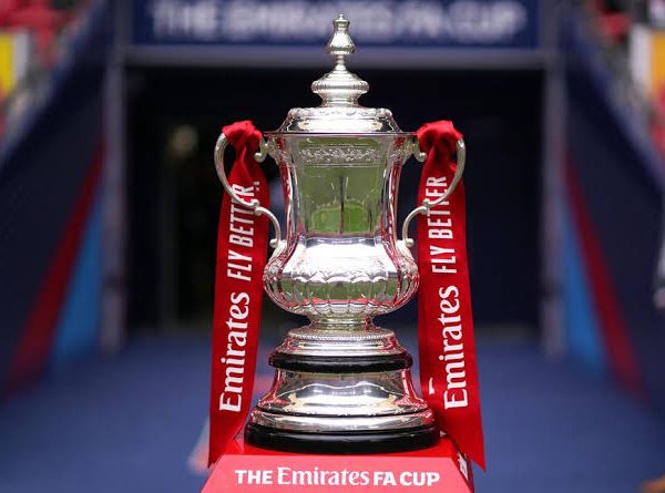 English FA Cup: Liverpool kids thrive, late winners for Chelsea and Man United