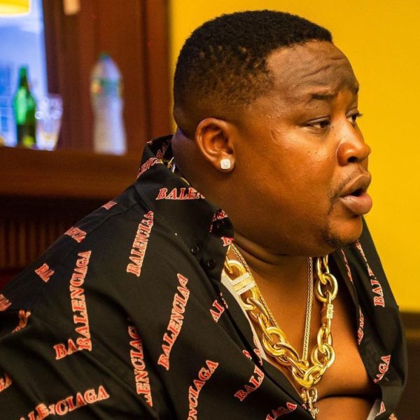 After cross dresser conviction, anti graft agency to arraign Nigeria’s top hotelier over naira abuse