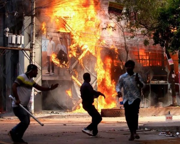 Bangladesh anti-government protest kills 80