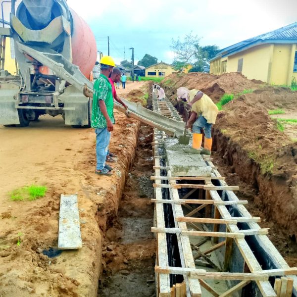 Akwa Ibom College of Education Provost hails Governor on road project