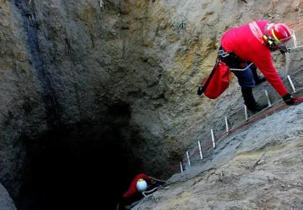 10 dead, others missing after a mine collapse