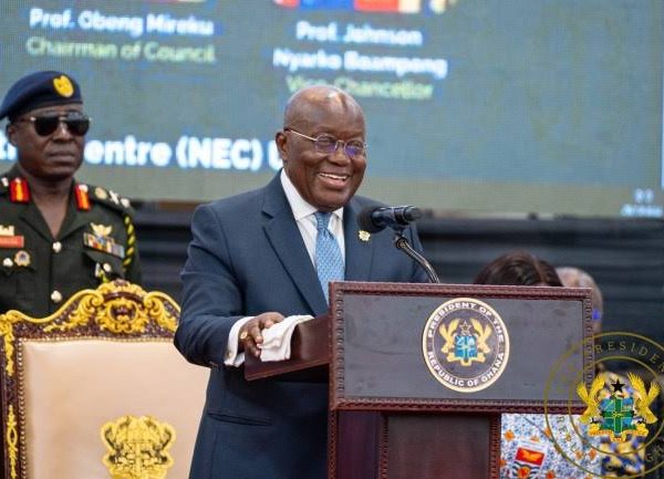 VIDEO: Ghana’s President’s ADC slumps during final State of the Nation address