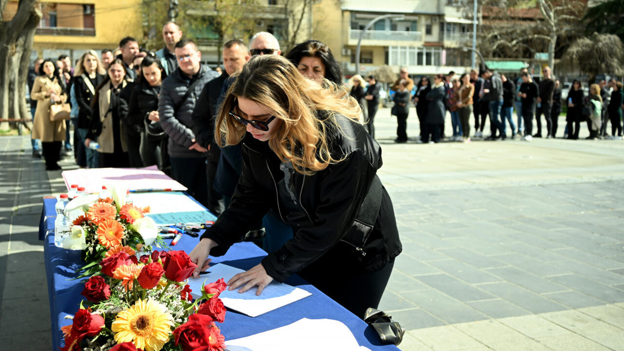 Macedonians mourn victims of nightclub fire
