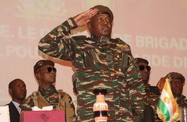Niger coup leader sworn in as president