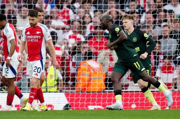 Liverpool edge closer to Premier League title as Arsenal slip up