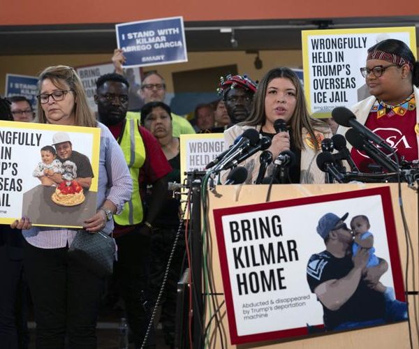 Chief Justice pauses dealine for return of deported Maryland man