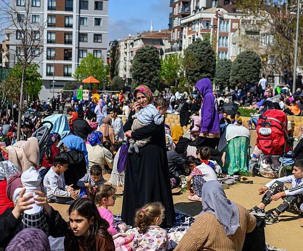 Earthquake 6.2-magnitude hits Istanbul