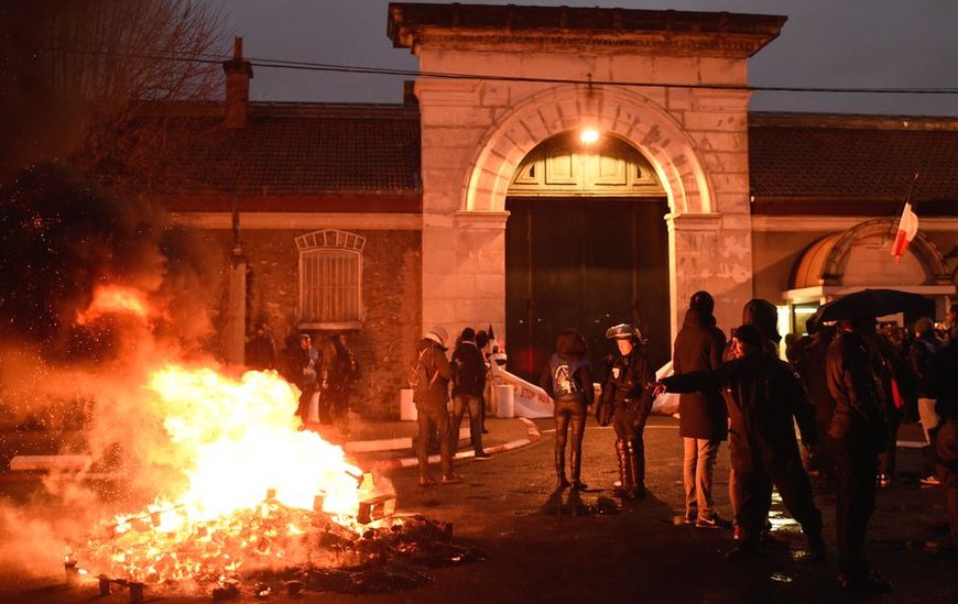 French prisons hit by series of overnight attacks