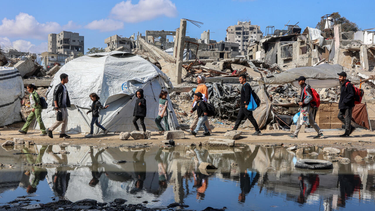 Israeli Minister says there no plans to allow aid into Gaza