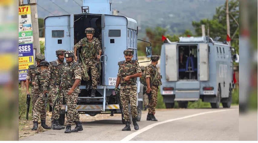 At least 28 killed in Kashmir attack