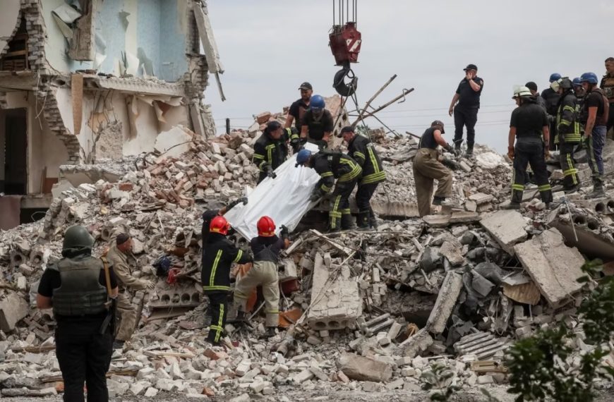 Russia missile strike kill 18, including 9 children