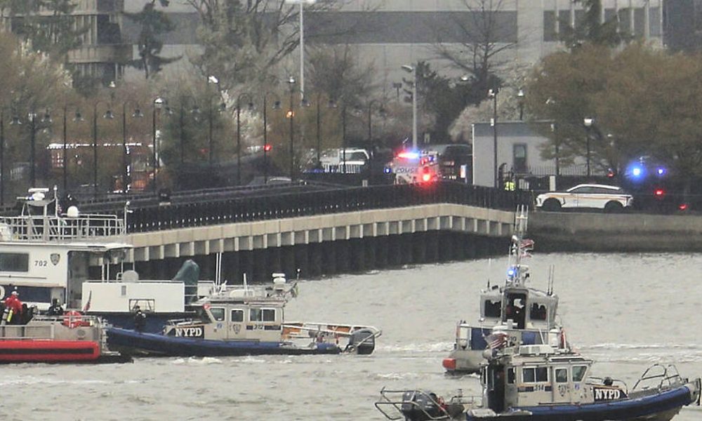 Six die in helicopter crash in Hudson river, New York City