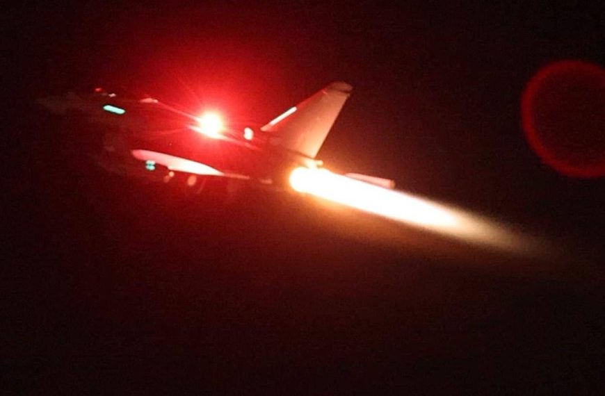 UK joins US airstrikes on Houthi rebels