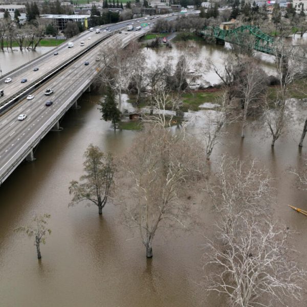 Storm death toll rises in Kentucky