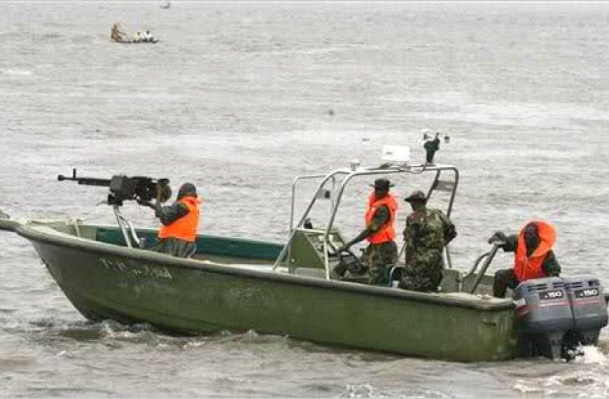 Nigeria Navy races against time, rescues 99 in Rivers boat mishap
