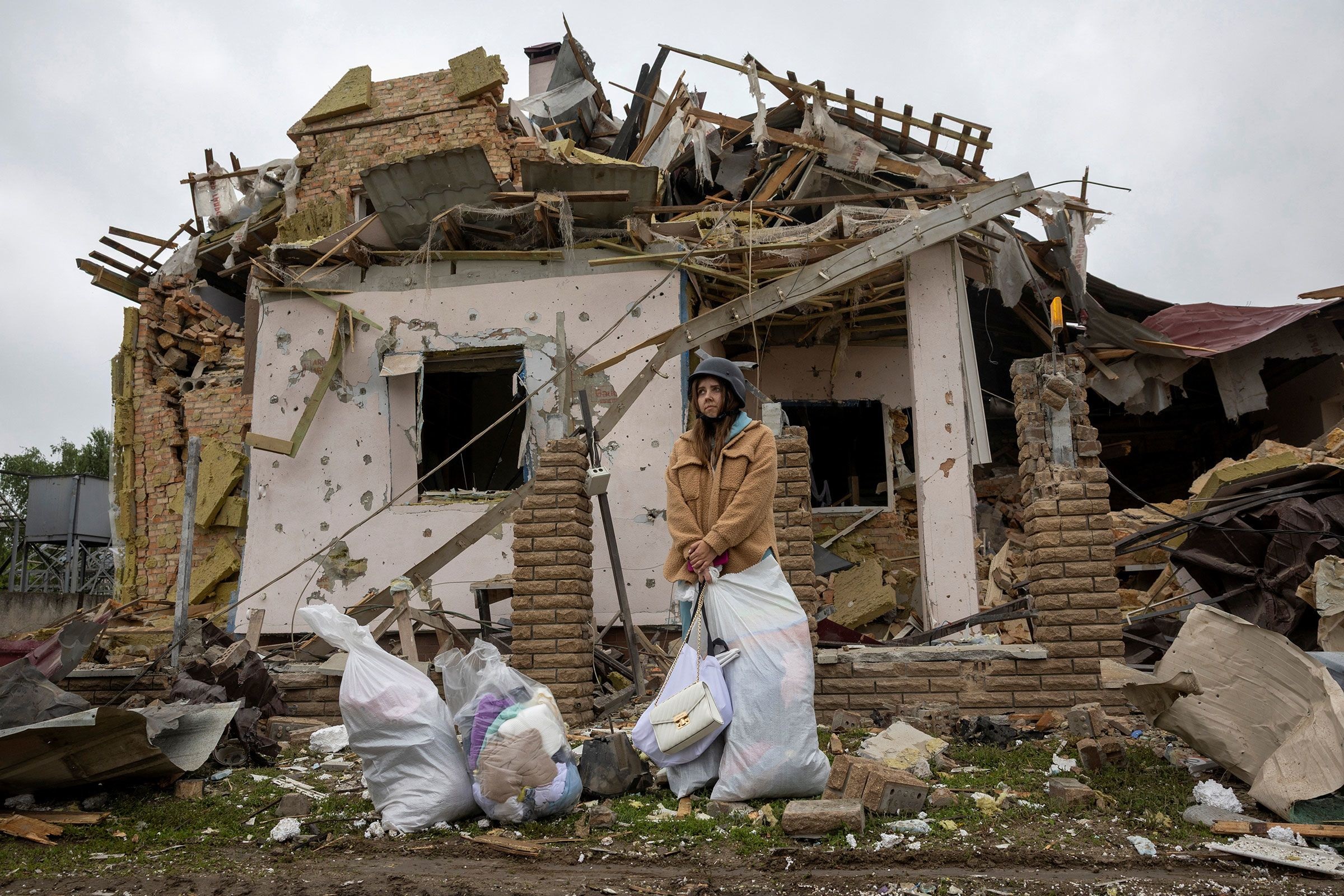 12 killed as Russia continues to attack Kyiv after prisoner swap deal