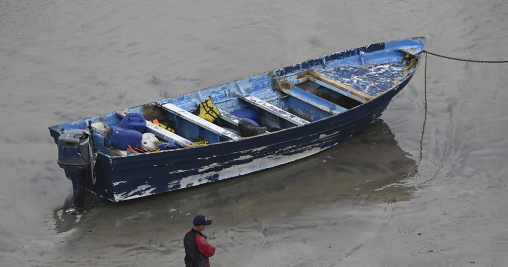 Boat capsizes of California coast, 3 dead, 5 missing.