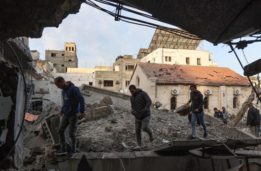 Deadly strikes from Israel hit Gaza hospitals