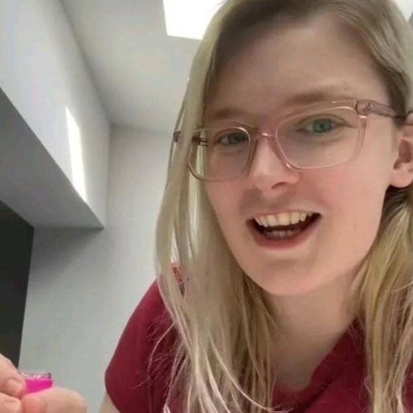 Mum earns thousands selling her body to AI, no regrets