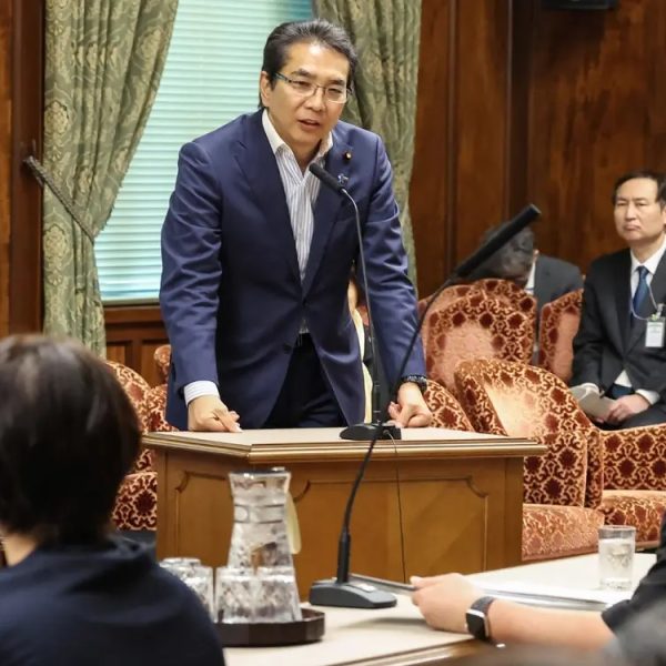 Japan's minister resigns over his comments about getting free rice