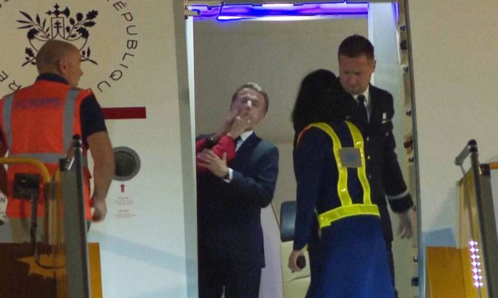 Video of Macron being pushed by his wife in the face