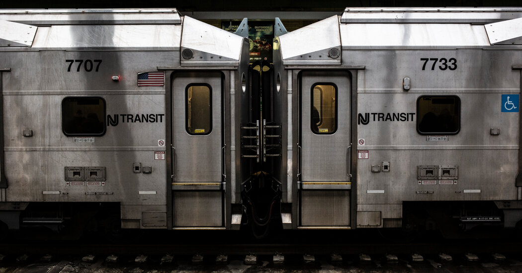 NJ Transit warns of looming rail strike
