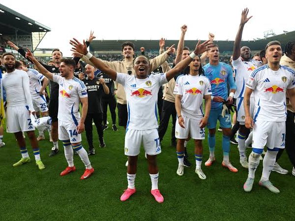 Leeds win English Championship; Luton relegated