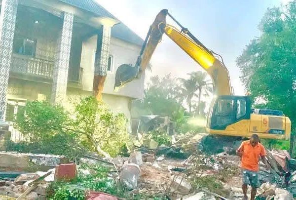 Enugu govt destroys home of native doctor accused of ritual killings