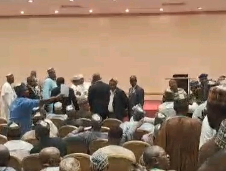 Delegates disrupt Atiku, Obi’s coalition meeting
