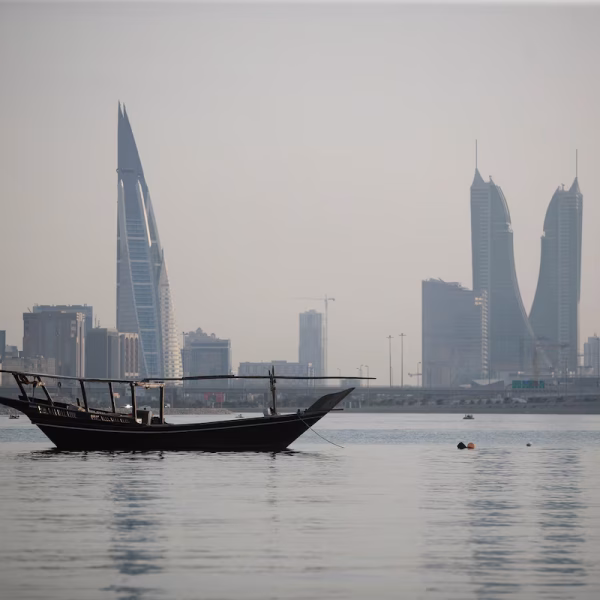 BREAKING: Iran blocks Hormuz, sparks global oil crisis