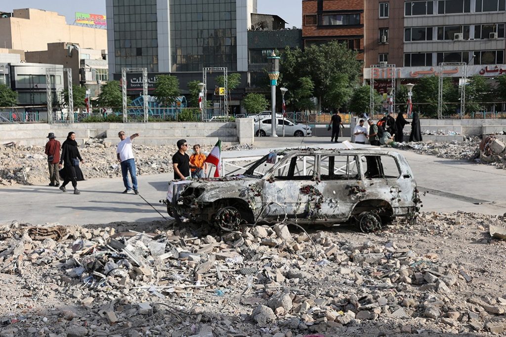 Explosions ring out in Teheran despite Trump's order to Israel to stop strikes