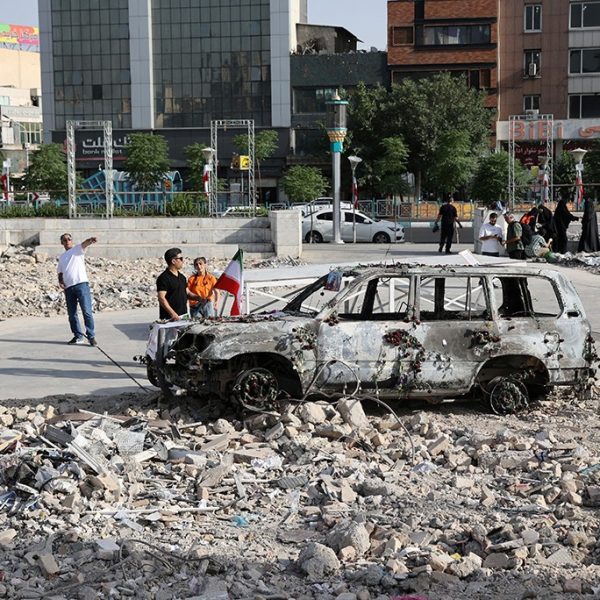 Explosions ring out in Teheran despite Trump's order to Israel to stop strikes
