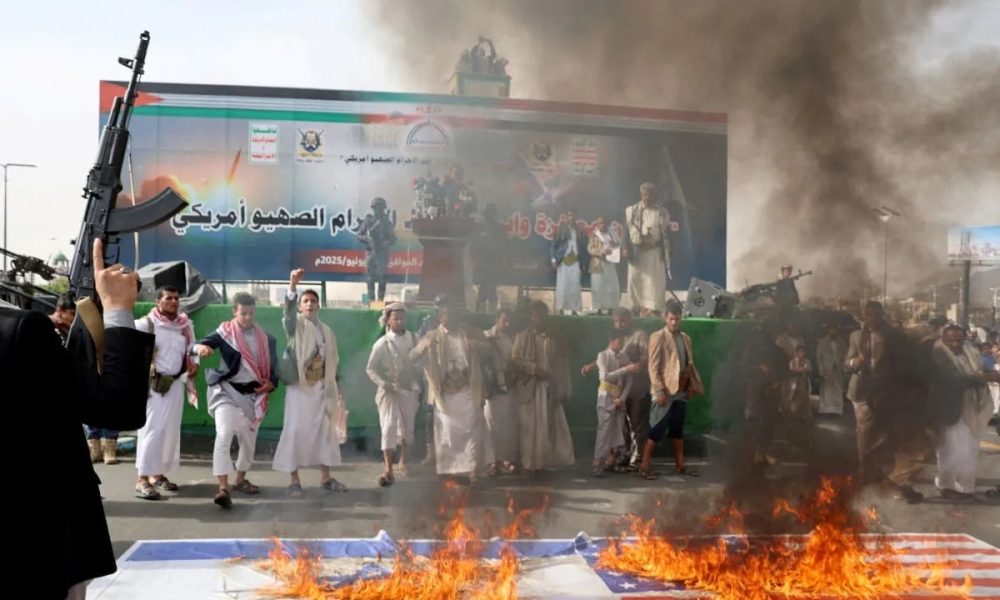 Houthis threaten to burn U.S ships if they joined in war against Iran