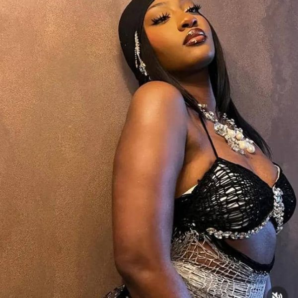 Tems sets social media ablaze with bold fashion statement