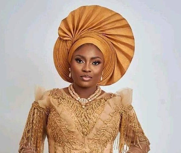 Beautiful lace styles for elegant and fashionable mothers