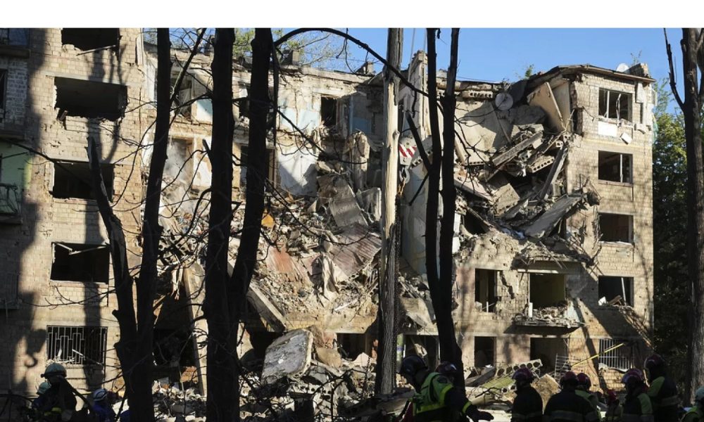 Massive Russian assault kills at least 10 in Kyiv