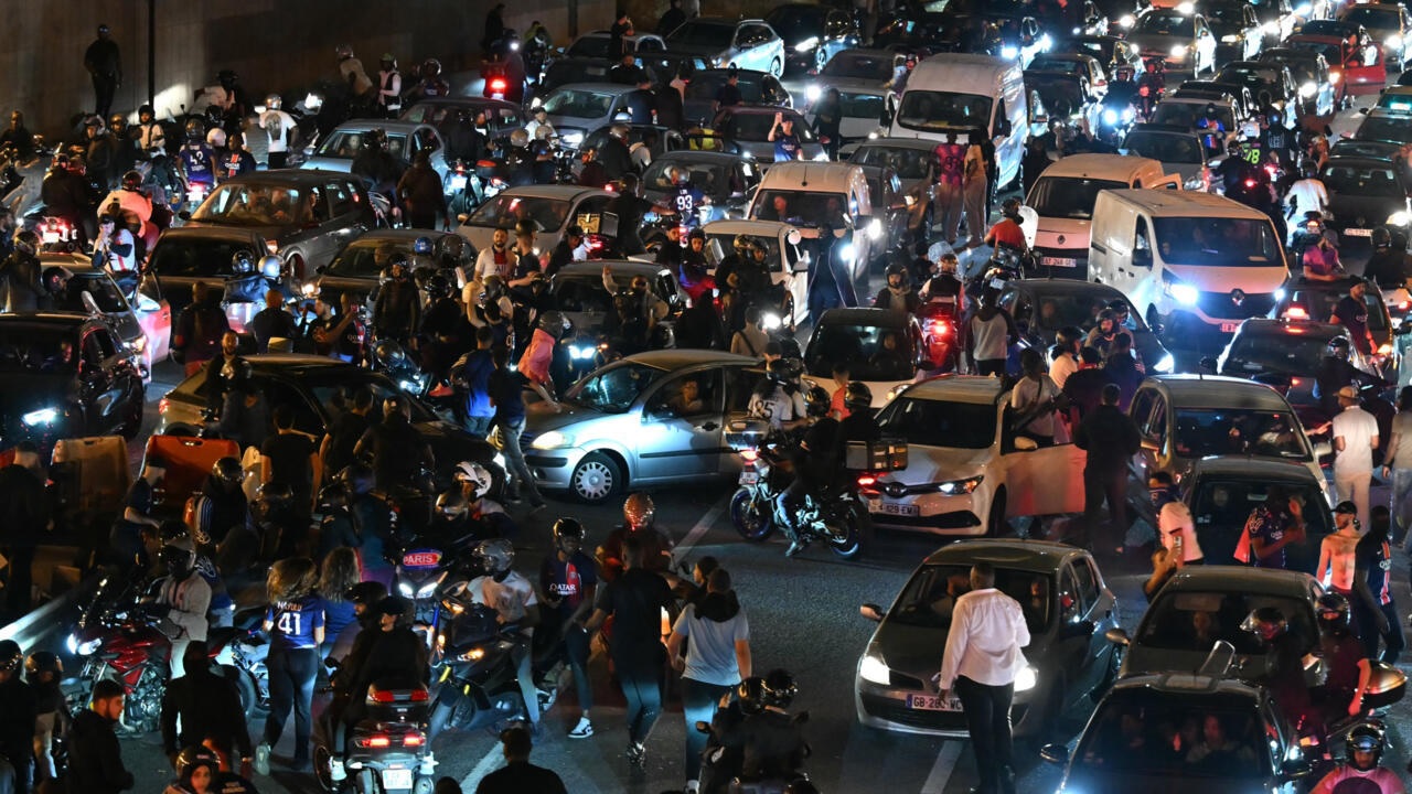 Two die, hundreds arrested, after PSG game