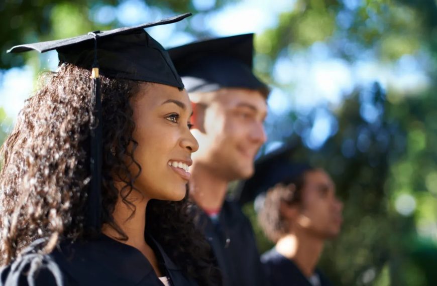 UK graduates face worse job market in 7 years with the advent of AI