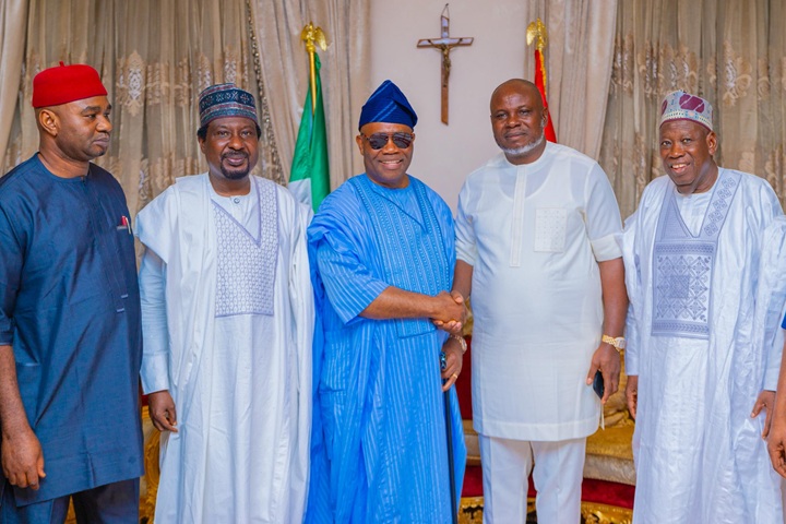 Anambra State All Progressives Congress (APC) governorship flagbearer, Prince Nicholas Ukachukwu, with national leadership and stakeholders of the party