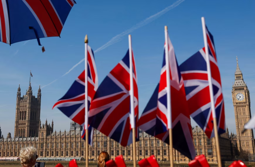Middle East: UK on high alert over security threats as US evacuates staff