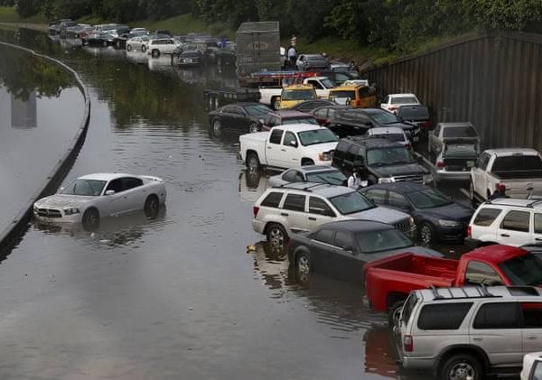 Deadly flood leaves 11 dead, others missing in Texas