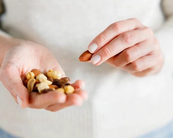 The best nut to lower cholesterol, say dietitians