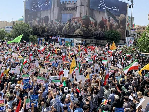 Just in: Large protests erupt in Tehran against Israeli airstrikes