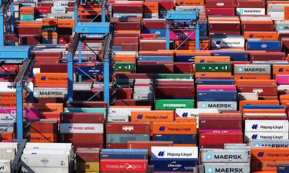 EU vs Trump on trade tariffs, race against deadline