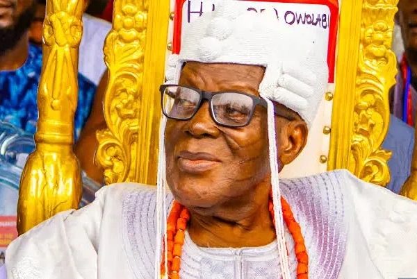 Oba Owolabi Olakulehin