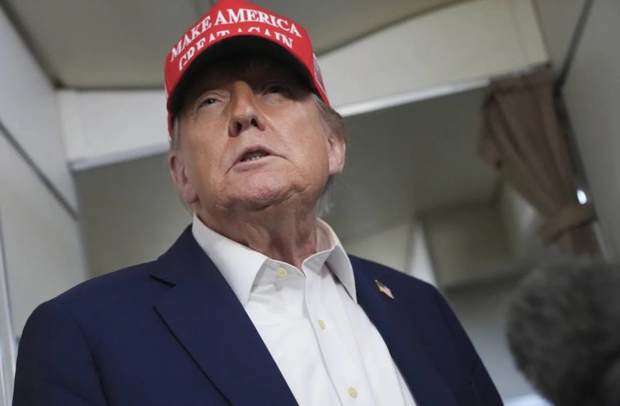 Trump threatens extra 10% tariff o nations on same side with BRICS